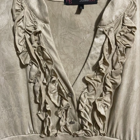 Cream ruched side top - Picture 3 of 3